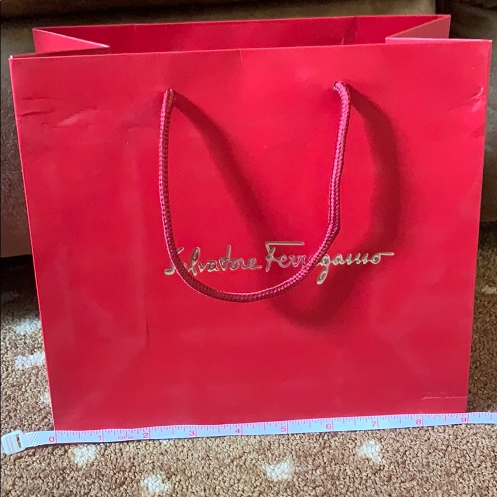 Paper shopping bag